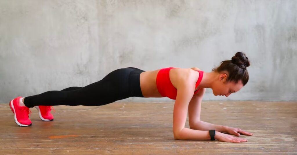 a women doing Plank
