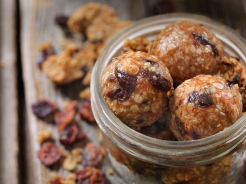 Energy Balls with Peanut Butter and Dates